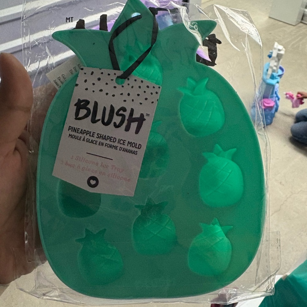 Blush Pineapple Shaped Ice Mold